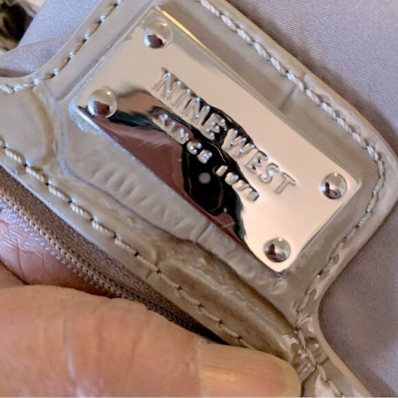 Nine West Shoulder Handbag Chain Strap Faux Croc Taupe Vegan Leather Gorgeous - Picture 9 of 9